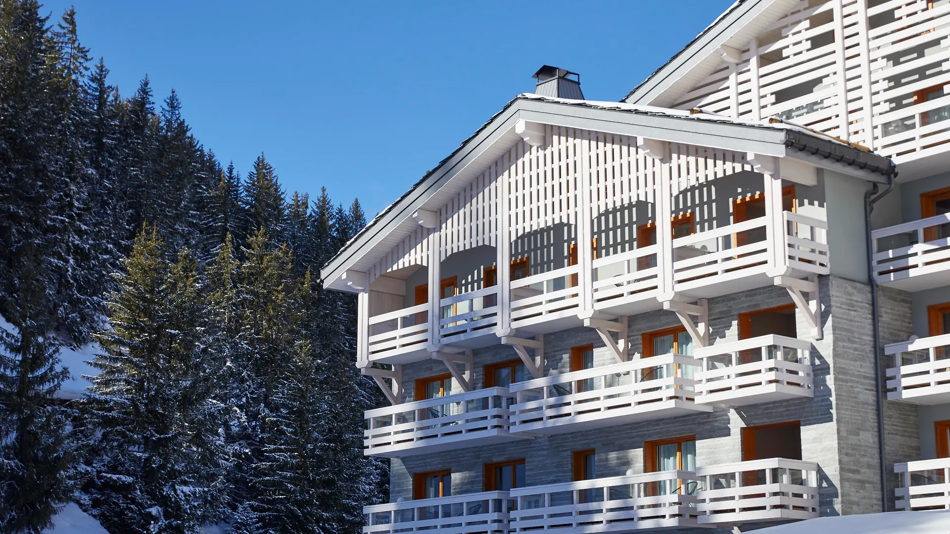 Ecrin Blanc Resort Courchevel - Aquapark Hotel
