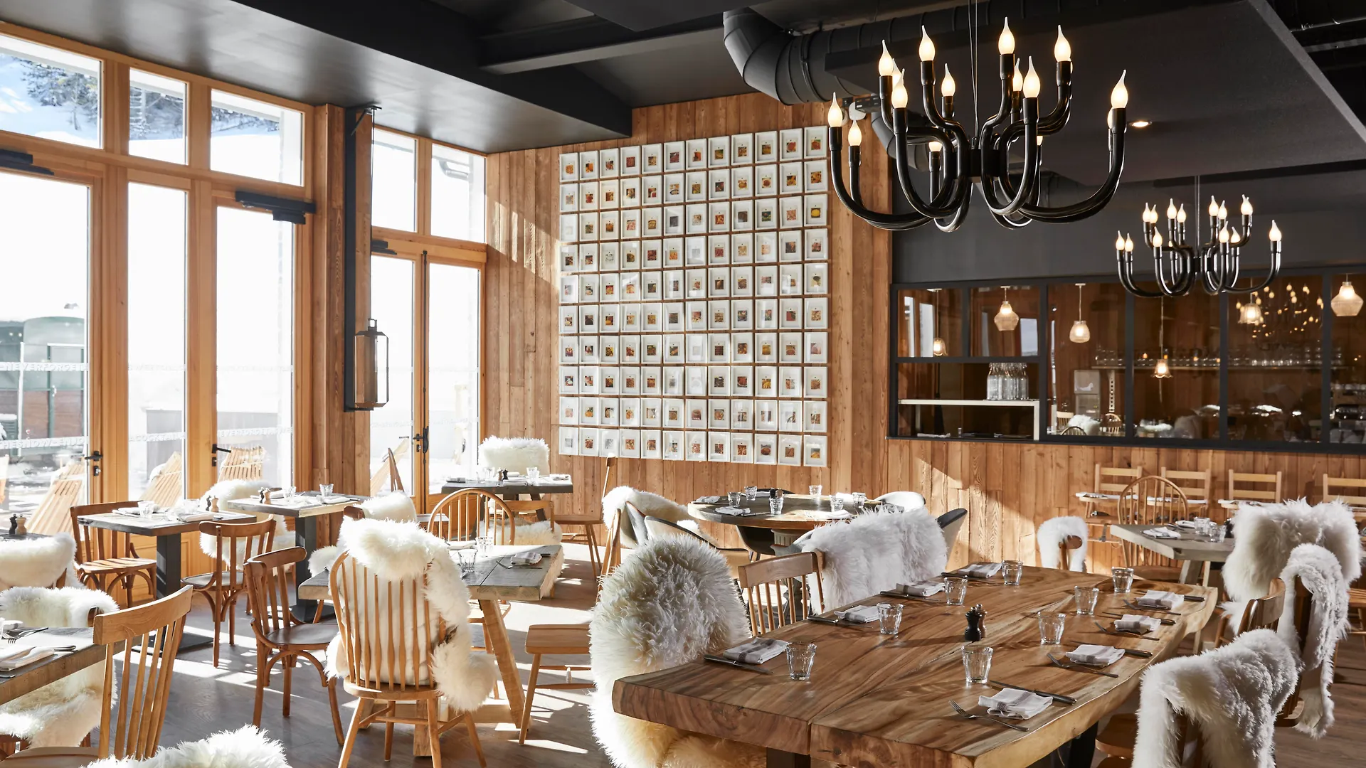 Ecrin Blanc Resort Courchevel - Aquapark 4*,