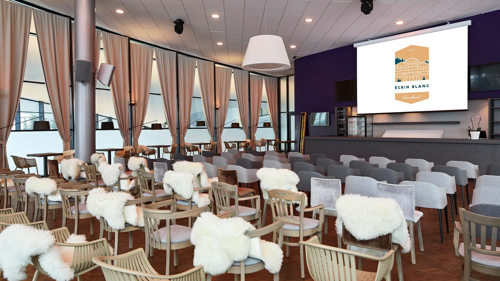 Ecrin Blanc Resort Courchevel - Aquapark Hotel