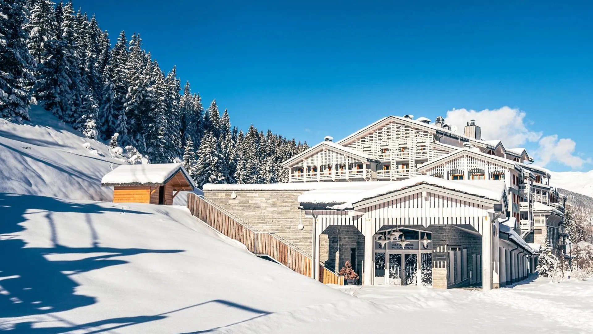 Ecrin Blanc Resort Courchevel - Aquapark Hotel