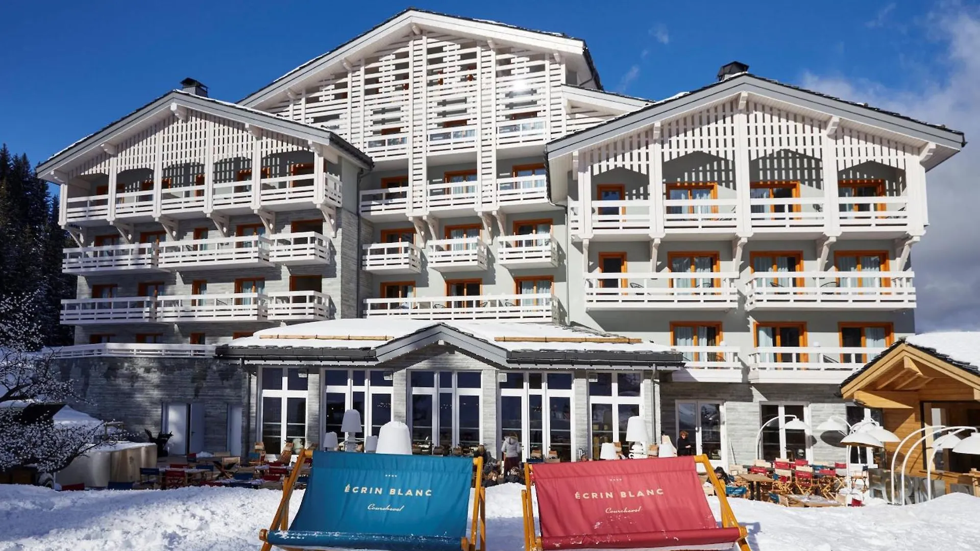 Ecrin Blanc Resort Courchevel - Aquapark 4*,  France